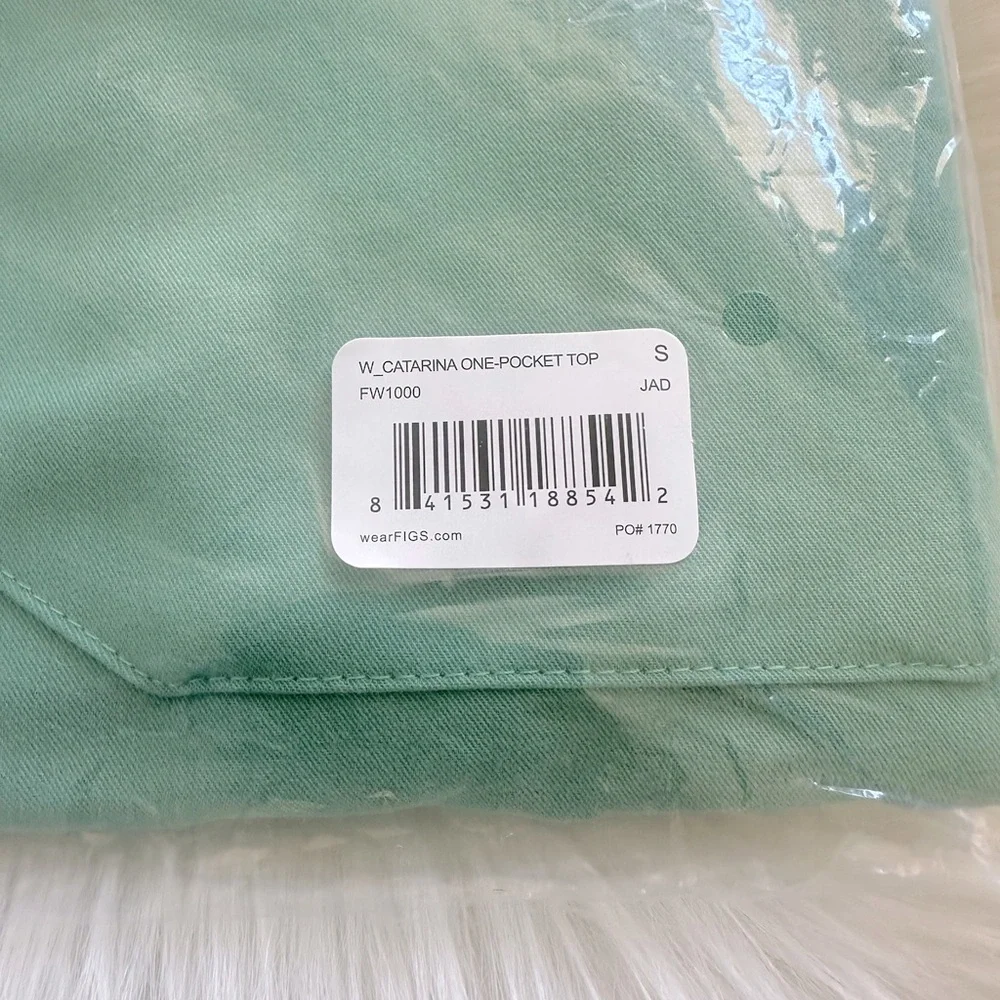 Figs New JADE Small Catarina. - Picture 3 of 3